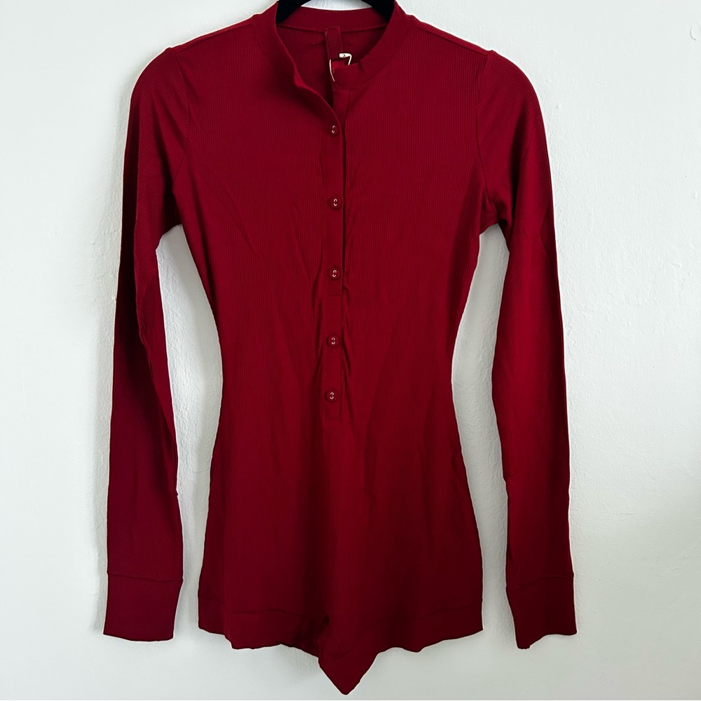 Skims Soft Lounge Button-Up Henley Onesie in Brick size XXS